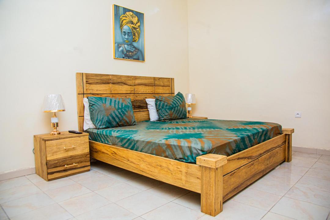 Chambre 2 – Salle de bain privée